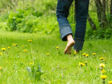 MARCHER PIEDS NUS