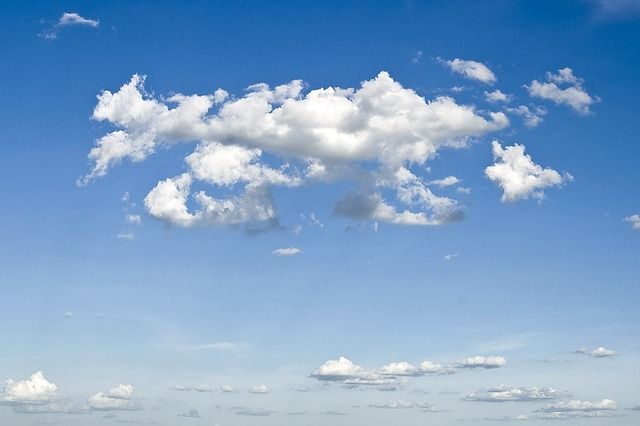 nuages dans le ciel