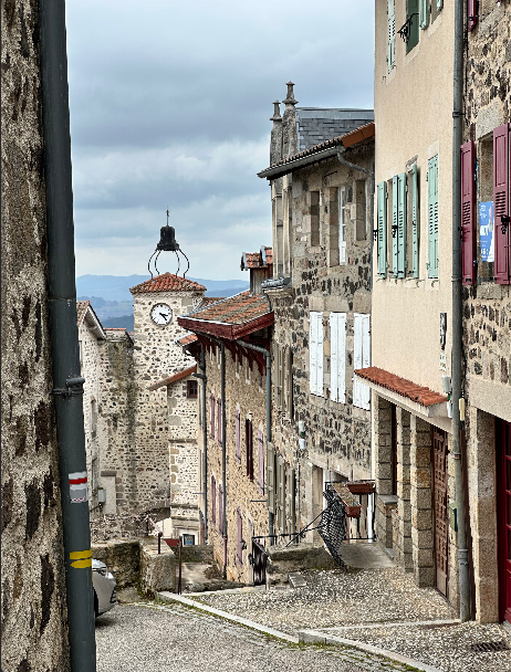 Allegre, petite cité de caractère - photo Joelle Andreys
